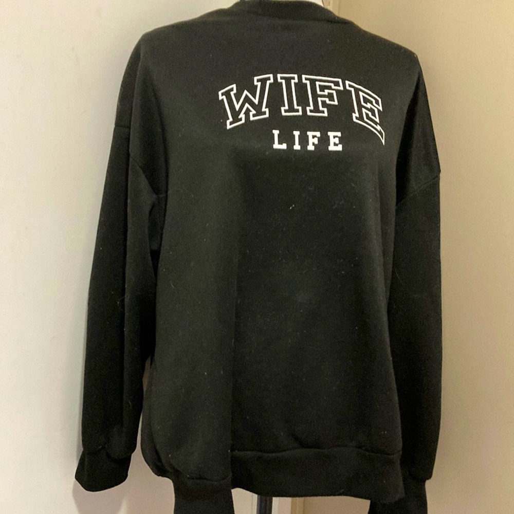 WiFE LIFE SWEATSHIRT